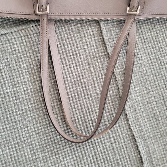 Michael Kors Charlotte saffiano leather medium. Preowned. - Picture 10 of 14